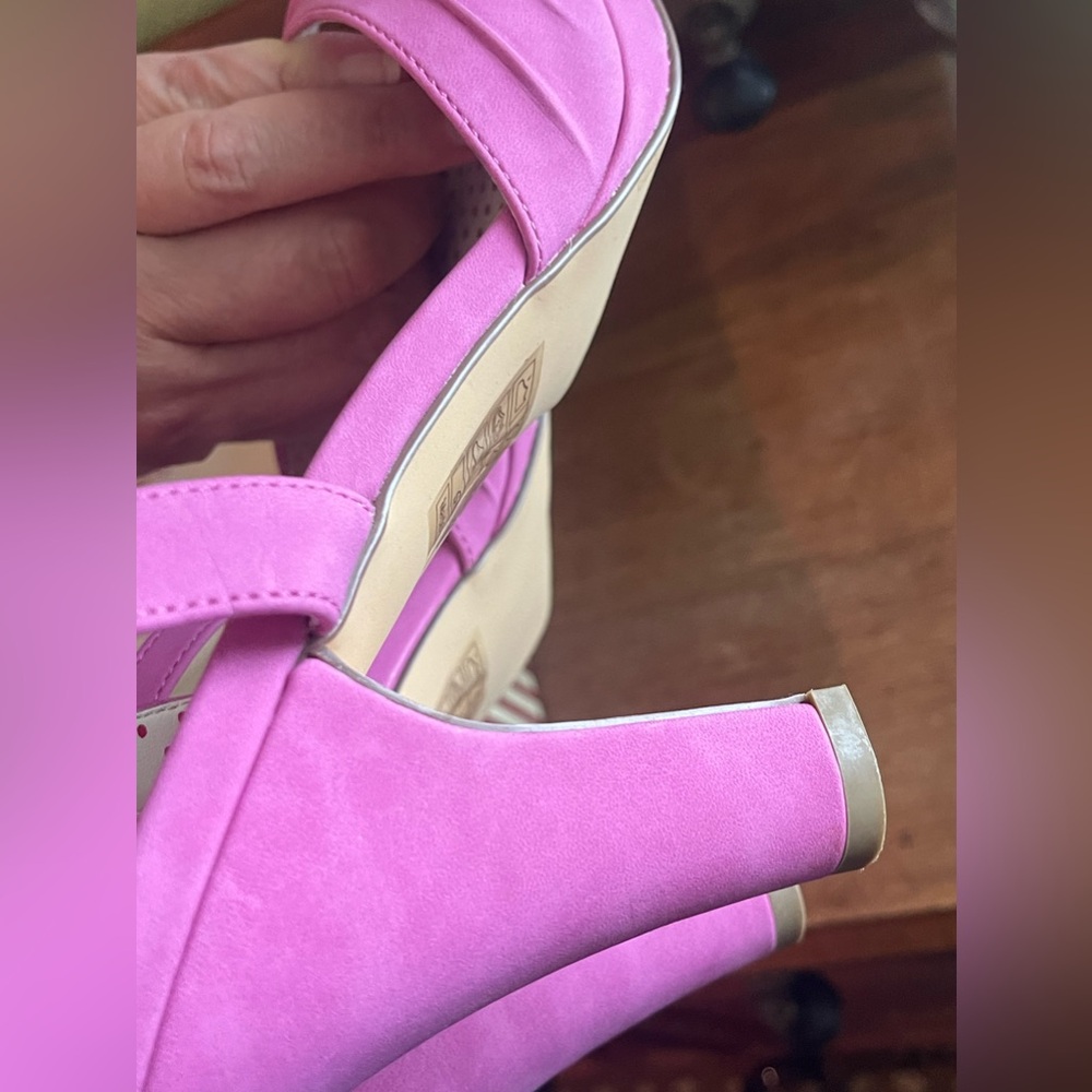 B.A.I.T. Liberty in Magenta Size 11 - Picture 11 of 12
